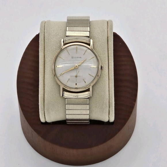 vintage Bulova M5 mechanical Swiss wristwatch with a 10K gold-plated (10KGP)